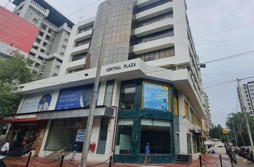 Office Space Semi Furnished in Central Plaza , Santacruz East